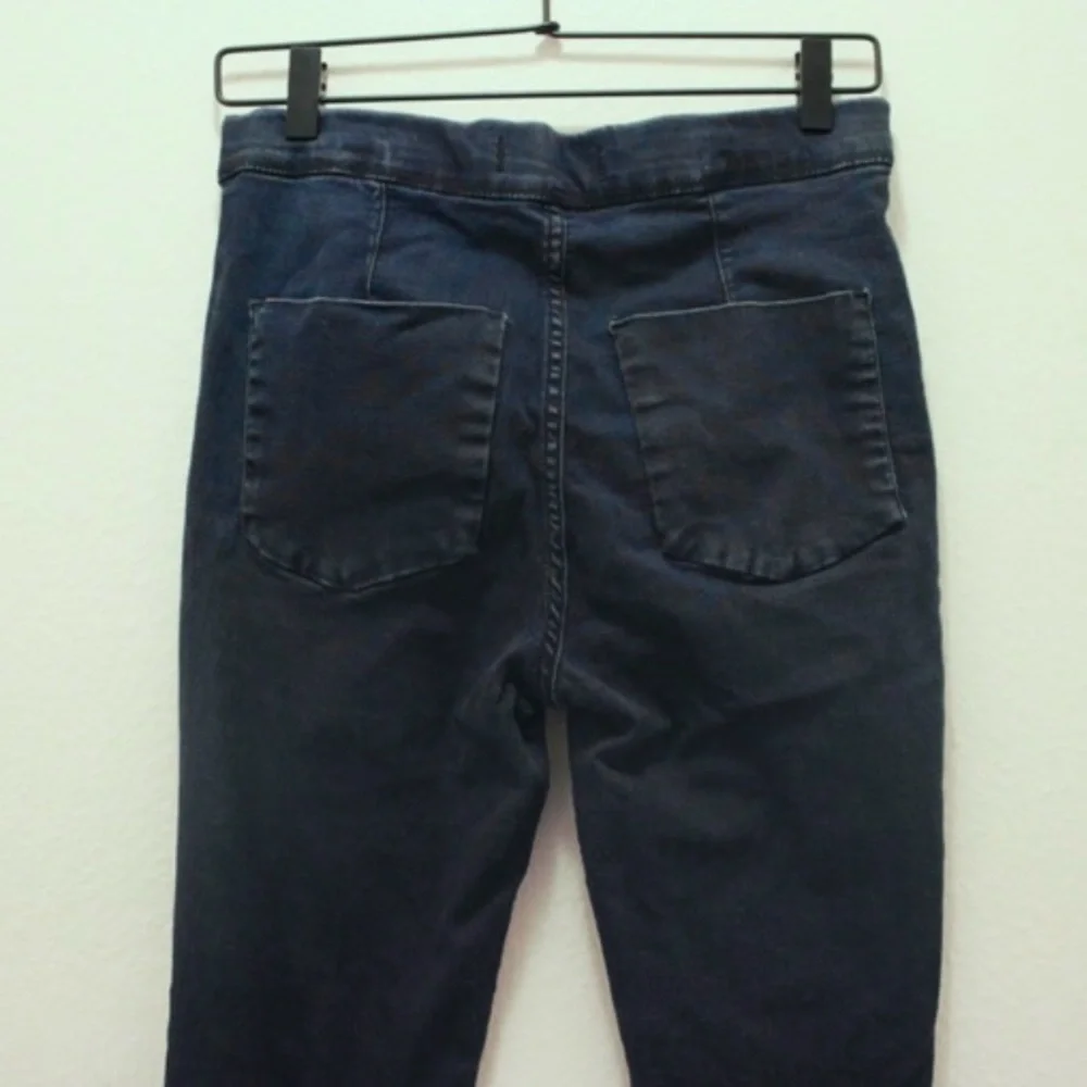 FREE PEOPLE‎ Easy Goes It Pull On Skinny Raw Hem Denim Jeggings